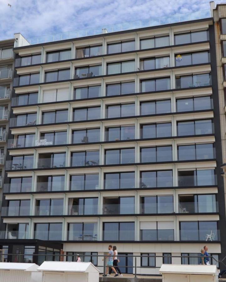 Studio 405 Op Zeedijk Met Frontaal Zeezicht 4De Verdiep Middelkerke Exteriör bild